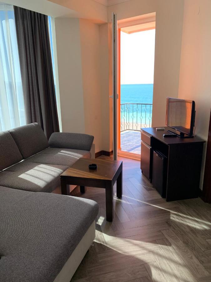 Hotel Neptun Kvariati Eksteriør bilde