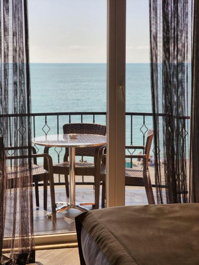 Hotel Neptun Kvariati Eksteriør bilde