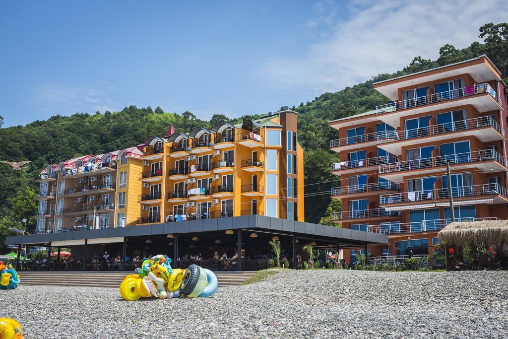 Hotel Neptun Kvariati Eksteriør bilde